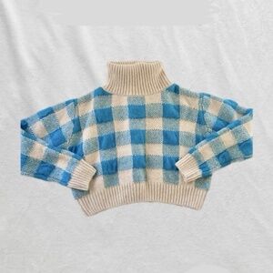 blue and beige cream knit gingham Subdued sweater medium
